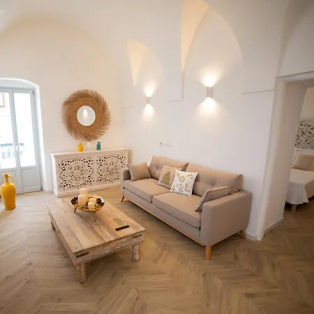 Vecchia Private & Mottola