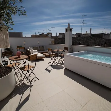 Vecchia & Hotel *