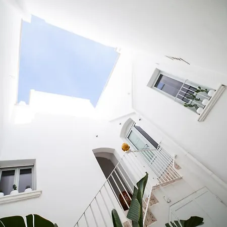 Vecchia Private & * Mottola