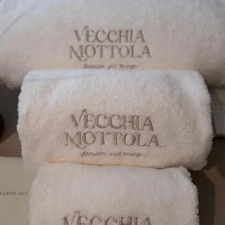 Vecchia & *
